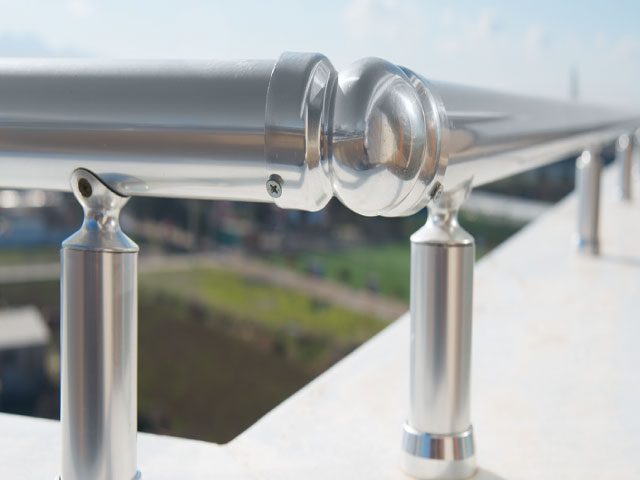 Duvar Üstü Küpeşte